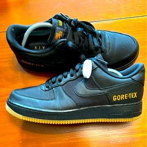 Nike Air Force, one Gore-Tex, black gum, color way like new
